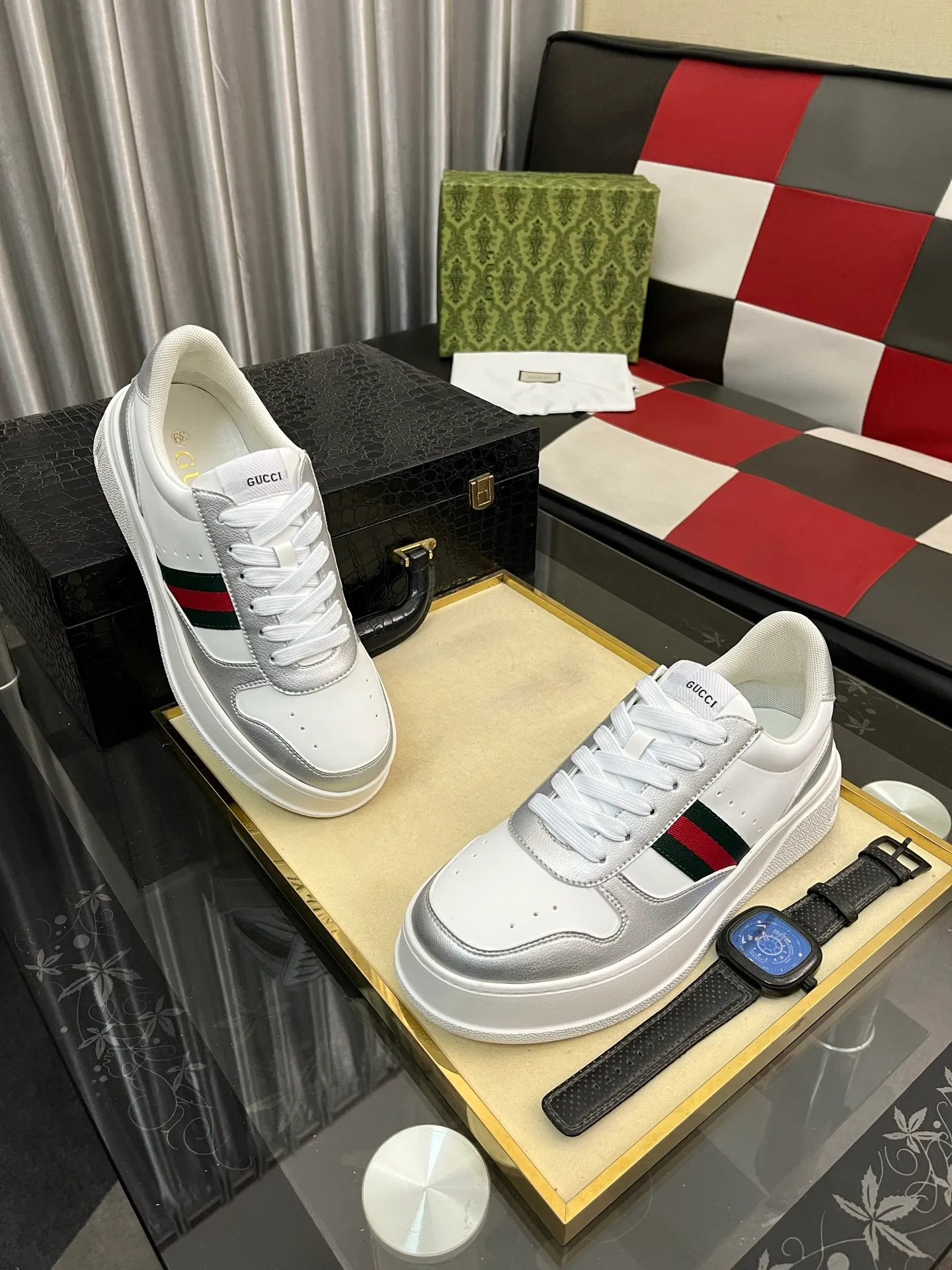 Men's Men's Shoes💰: 380⌚️⌚️[GUCCI] Gucci men's latest white shoe series casual shoes! The official website is built 1:1. Upper: Made of imported cowhide, with electric embroidery ➕Inner lining: Made of high-quality first-layer pigskin, soft and comfortable. Picky material selection and exquisite workmanship give you the best enjoyment. Size: 38-444️⃣Colors available